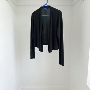 August Silk | Minimalist Black Open-Front Cropped Cardigan M
